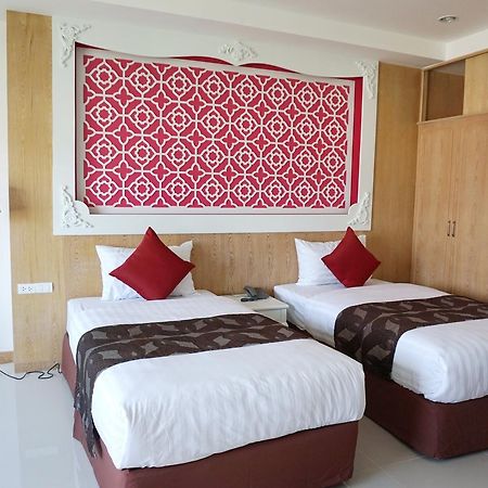 Triple Three Patong Hotel Luaran gambar