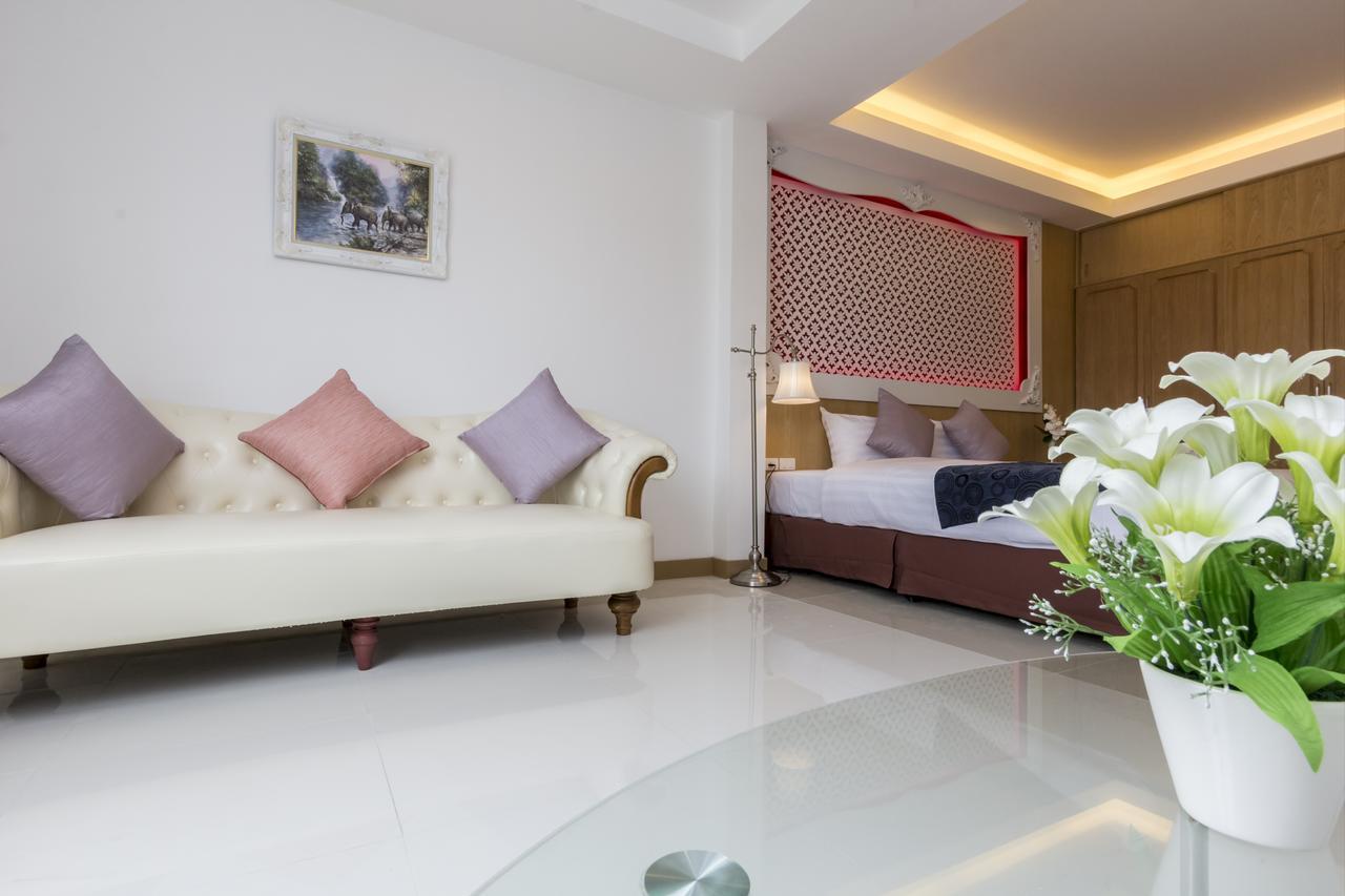 Triple Three Patong Hotel Luaran gambar