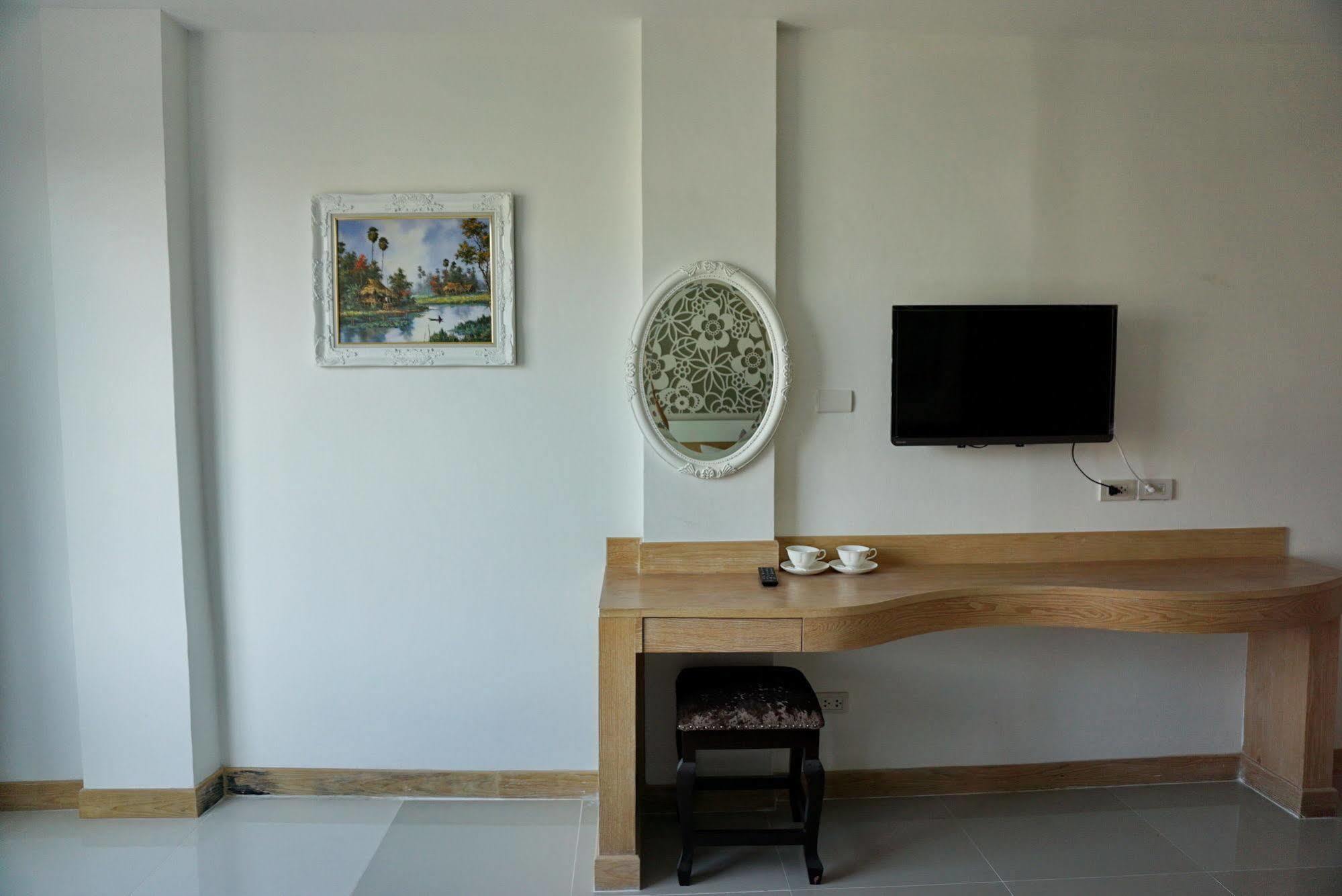Triple Three Patong Hotel Luaran gambar