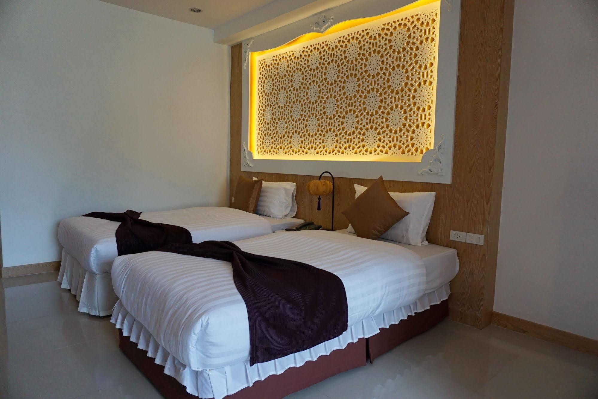 Triple Three Patong Hotel Luaran gambar