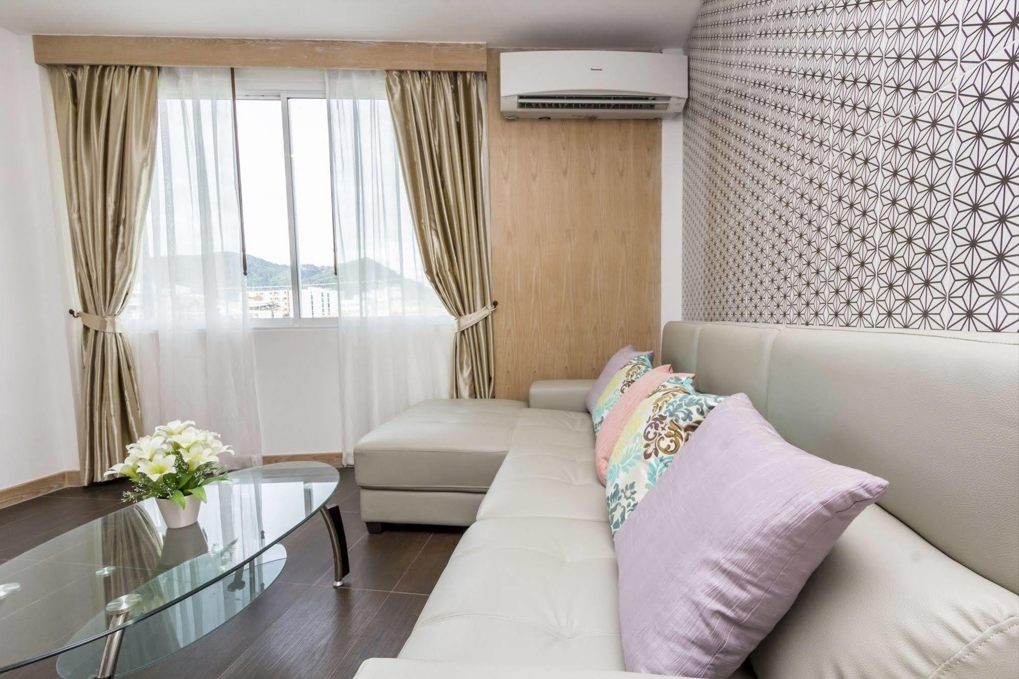 Triple Three Patong Hotel Luaran gambar