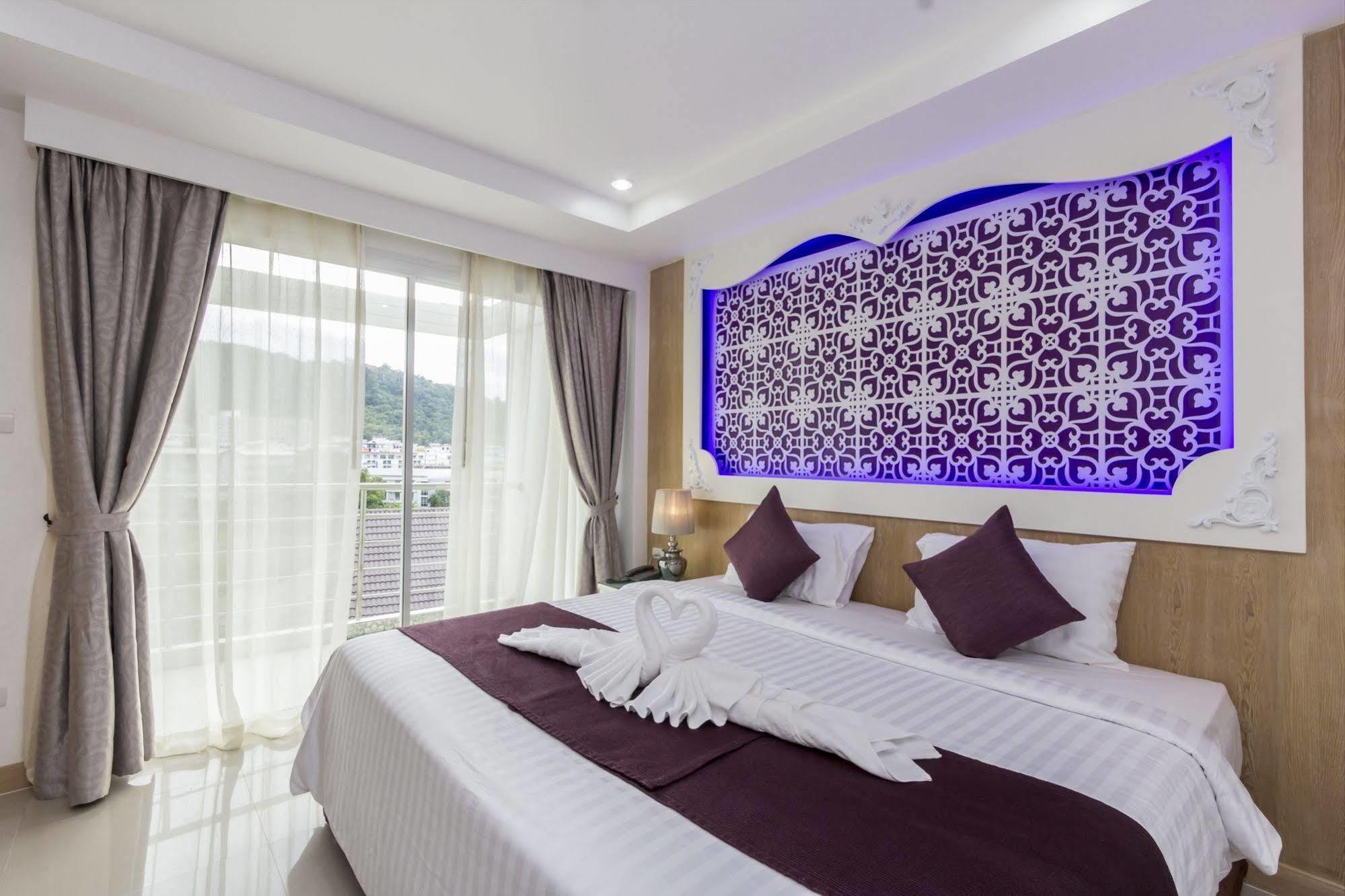 Triple Three Patong Hotel Luaran gambar