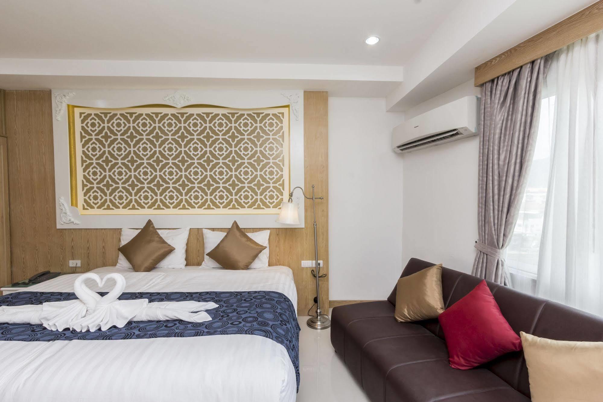 Triple Three Patong Hotel Luaran gambar